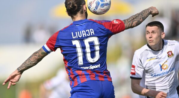 11.05.2025., Gradski stadion, Velika Gorica - SuperSport HNL, 34. kolo, HNK Gorica - HNK Hajduk. Marko Livaja i Kresimir Krizmanic Photo: Igor Soban/PIXSELL