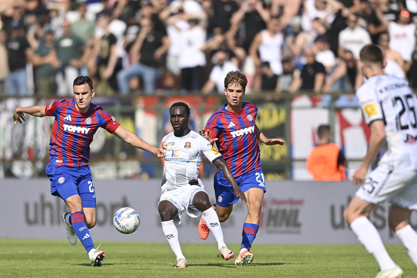 11.05.2025., Gradski stadion, Velika Gorica - SuperSport HNL, 34. kolo, HNK Gorica - HNK Hajduk. Filip Uremovic, Merveil Ndockyt i Rokas Pukstas Photo: Igor Soban/PIXSELL