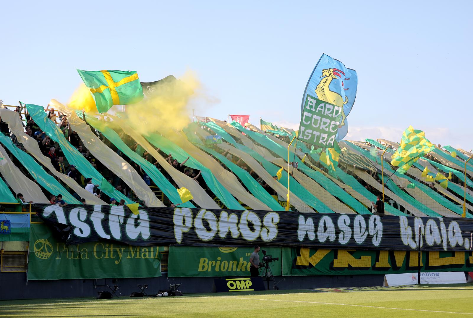 11.05.2025., stadion Aldo Drosina, Pula - SuperSport HNL, 34. kolo, NK Istra 1961 - NK Varazdin. navijaci Istre, Demoni Photo: Sasa Miljevic/PIXSELL