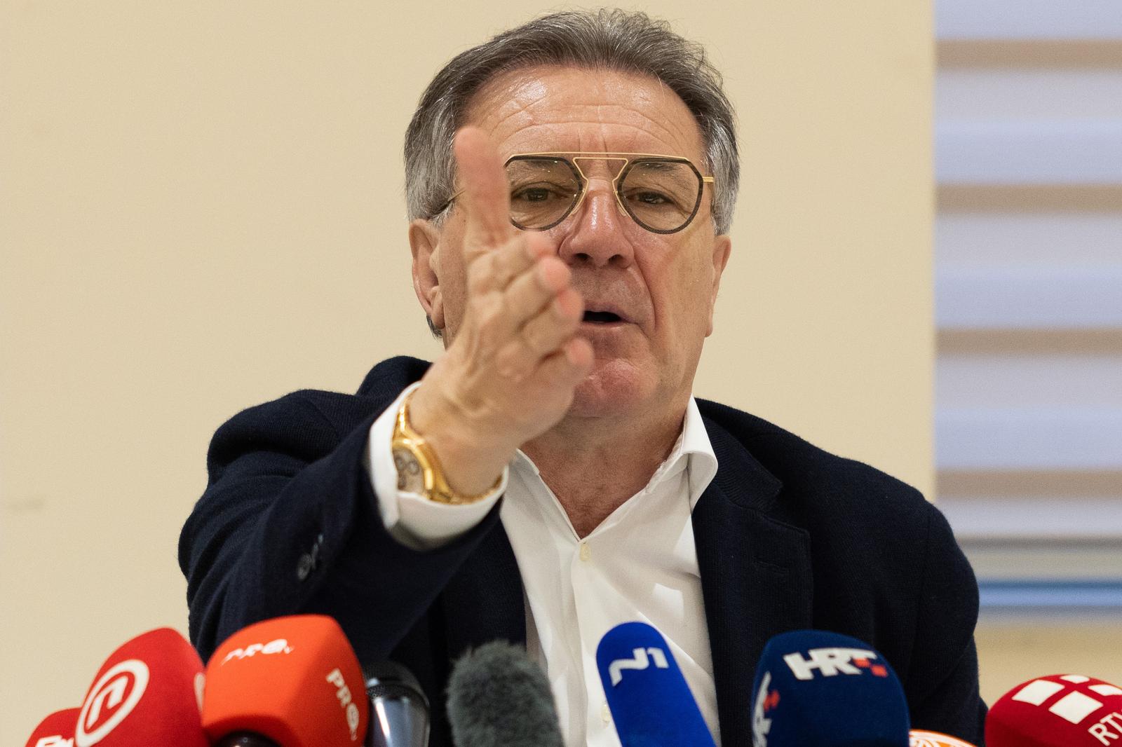 12.02.2025., Mostar - Konferencija za medije Zdravka Mamica na temu "Malo istine može napraviti puno dobroga" u Dvorani Princess Hotela Mepa. Photo: Denis Kapetanovic/PIXSELL