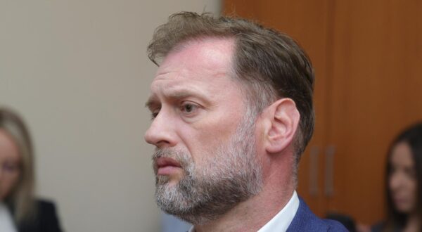14.05.2025., Vinkovci - Zapocelo je sudjenje bivsem ministru Mariju Banozicu zbog izazivanja prometne nesrece 11. studenog 2023. godine u kojoj je na cesti izmedju Vinkovaca i Zupanje poginuo 41-godisnji otac dvoje djece. Photo: Borna jaksic/PIXSELL