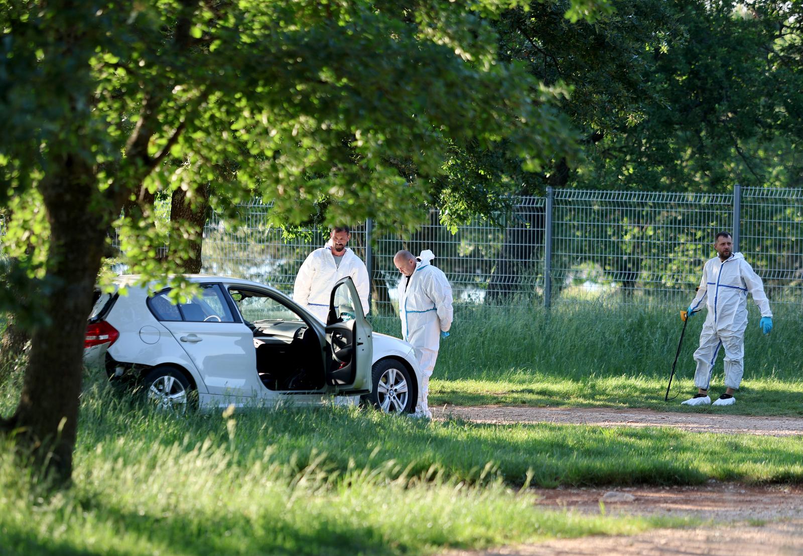 14.05.2025., Djuba, Umag - Kod mjesta Djuba pronadjene su dvije mrtve osobe. Prema prvim informacijama muskarac je u zensku osobu ispalio dva hica te je usmrtio, a nakon toga je pocinio samoubojstvo. Policijski ocevid je u tijeku. Photo: Srecko Niketic/PIXSELL