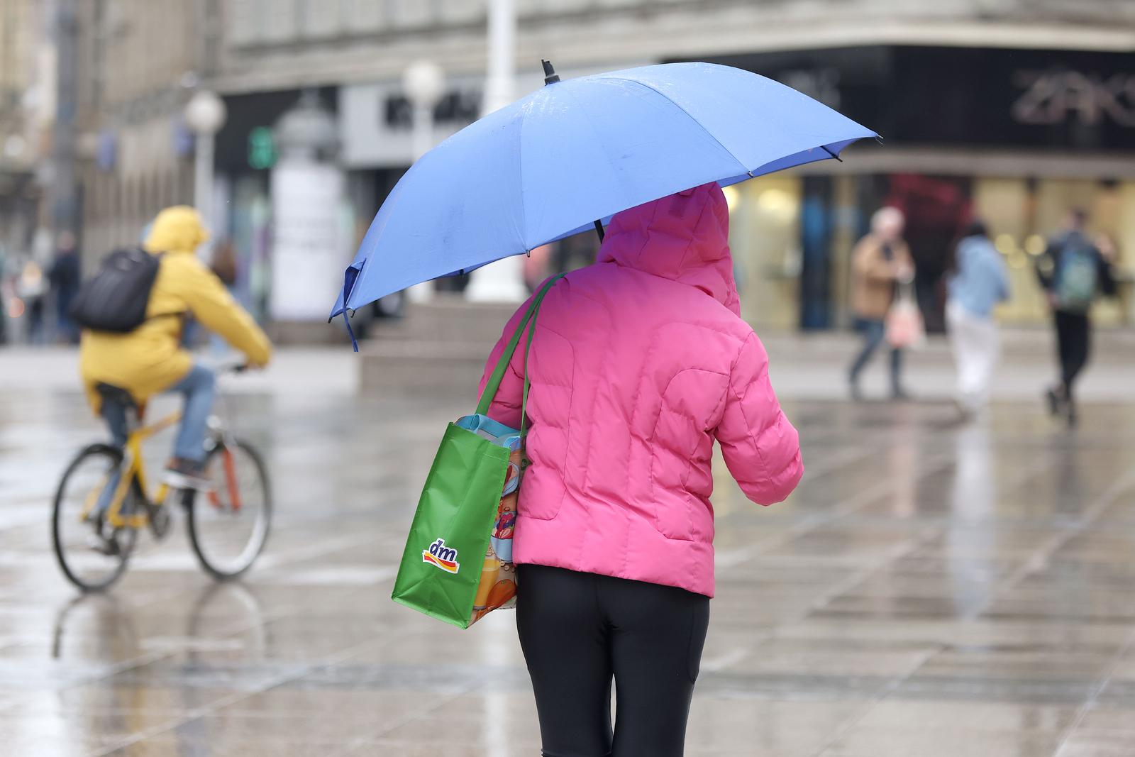 15.04.2025., Zagreb - Kisa povremeno pada diljem hrvatske. Prema prognozama toplo, ali promjenljivo vrijeme s povremenom kisom produziti ce se na veci dio tjedna. Photo: Patrik Macek/PIXSELL