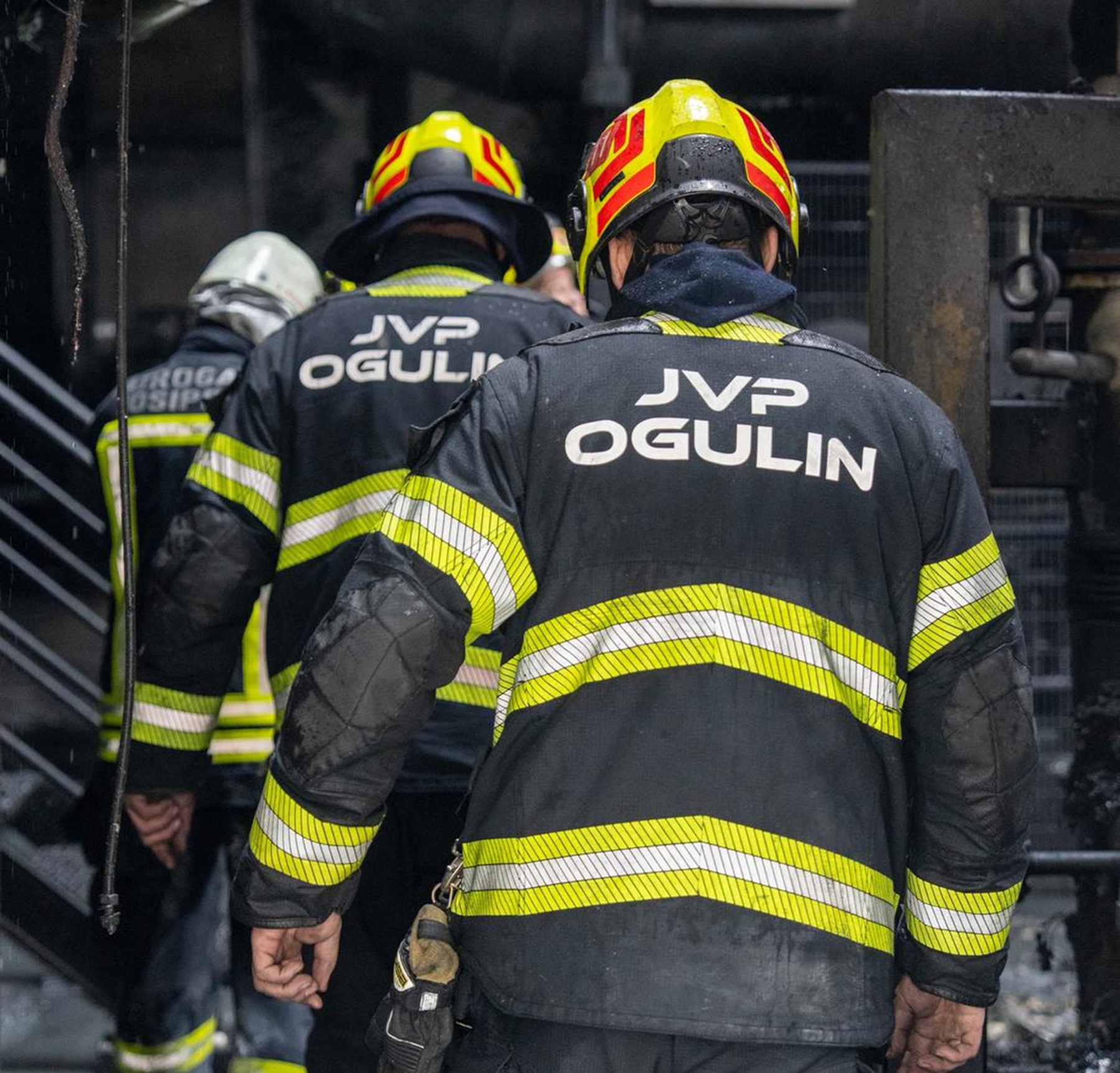 15.04.2025., Ogulin - U ogulinskoj tvornici parketa Bjelin planuo je požar u toplinskoj podstanici kojega su vatrogasci ugasili Photo: Hrvoje Kostelac/PIXSELL