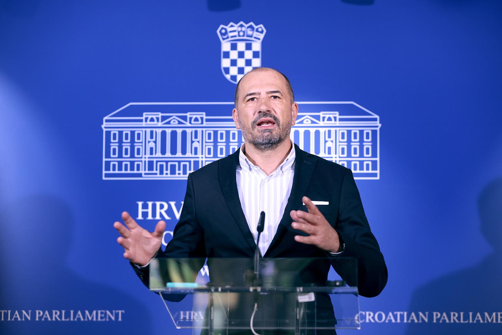 15.05.2025., Zagreb - Na konferenciji za medije odrzanoj u Saboru o temi "Bleiburska komemoracija i odredjene spoznaje u vezi ponasanja sluzbene hrvatske drzave“ govorio je Igor Peternel. Photo: Patrik Macek/PIXSELL