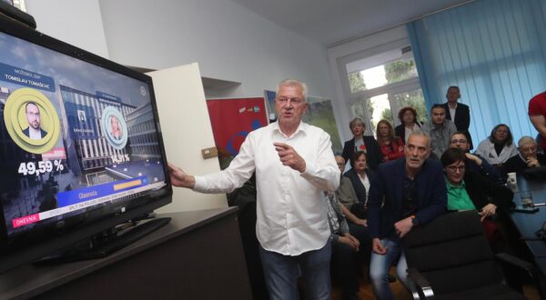 18.05.2025., Split - Docek izbornih rezultata u izbornom stozeru SDP-a. Atmosfera u stozeru nakon prvih izlaznih anketa. Ranko Ostojic Photo: Ivo Cagalj/PIXSELL