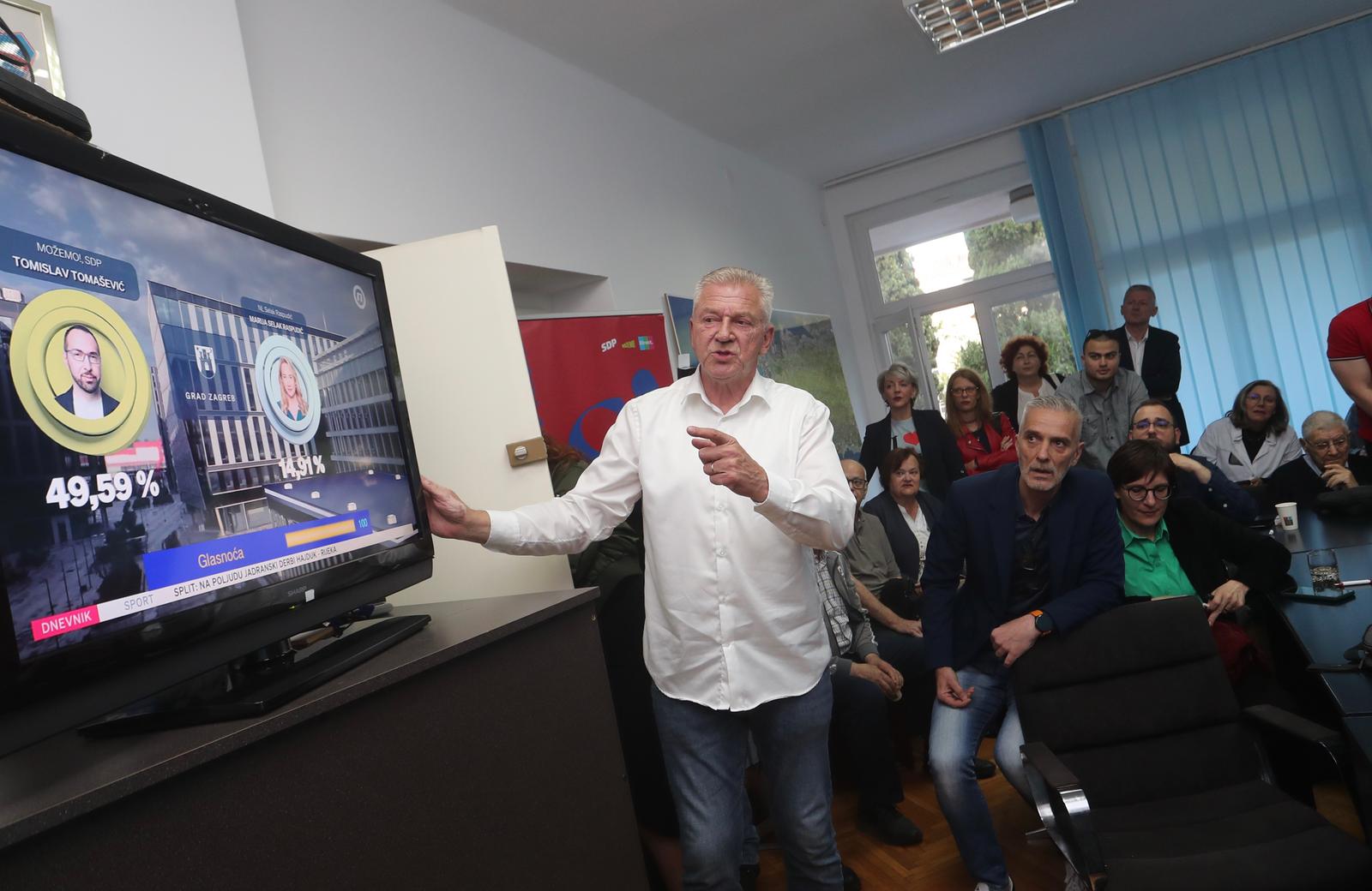18.05.2025., Split - Docek izbornih rezultata u izbornom stozeru SDP-a. Atmosfera u stozeru nakon prvih izlaznih anketa. Ranko Ostojic Photo: Ivo Cagalj/PIXSELL
