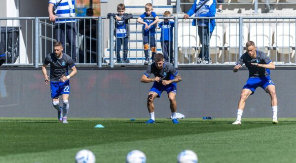 19.04.2025., stadion Opus Arena, Osijek - SuperSport HNL, 30. kolo, NK Osijek - HNK Gorica. Roko Jurisic, Hrvoje Babec i Luka Jelenic Photo: Borna Jaksic/PIXSELL