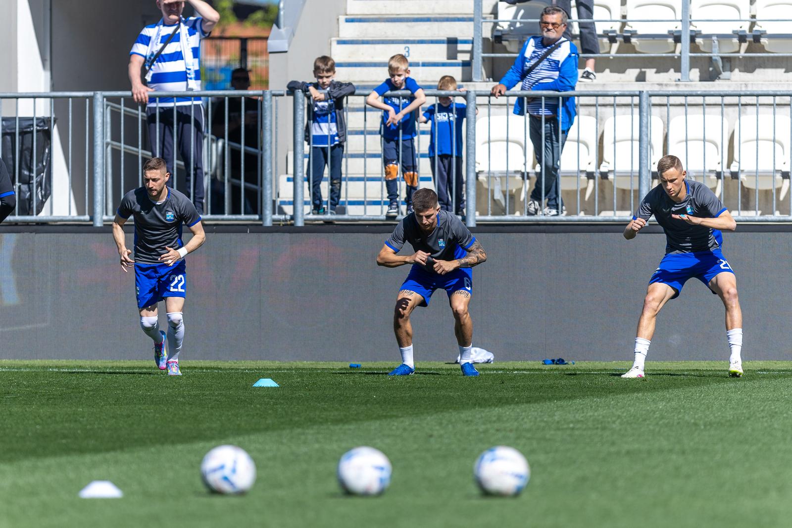 19.04.2025., stadion Opus Arena, Osijek - SuperSport HNL, 30. kolo, NK Osijek - HNK Gorica. Roko Jurisic, Hrvoje Babec i Luka Jelenic Photo: Borna Jaksic/PIXSELL