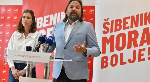 20.05.2025., Sibenik - Konferencija za medije SDP-ovog kandidata za gradonacelnika Toncija Restovica i zamjenice Maje Sintic. Photo: Hrvoje Jelavic/PIXSELL