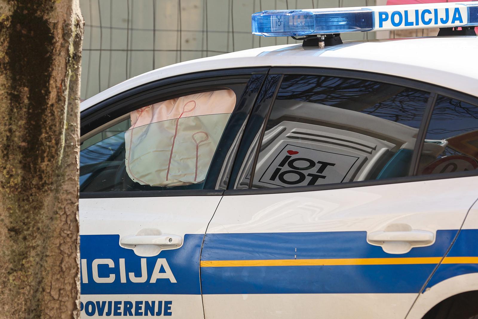 23.03.2025., Zagreb - Prometna nesreca na krizanju Ilice i Cankareve ulice. Sudarili su se osobni automobil i policijski auto. Photo: Luka stanzl/PIXSELL