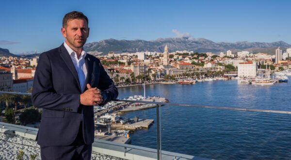 23.05.2025., Split.  - Hotel Ambasador Portret Tomislava Sute kandidata za Gradonacelnika. Photo: Zvonimir Barisin/PIXSELL