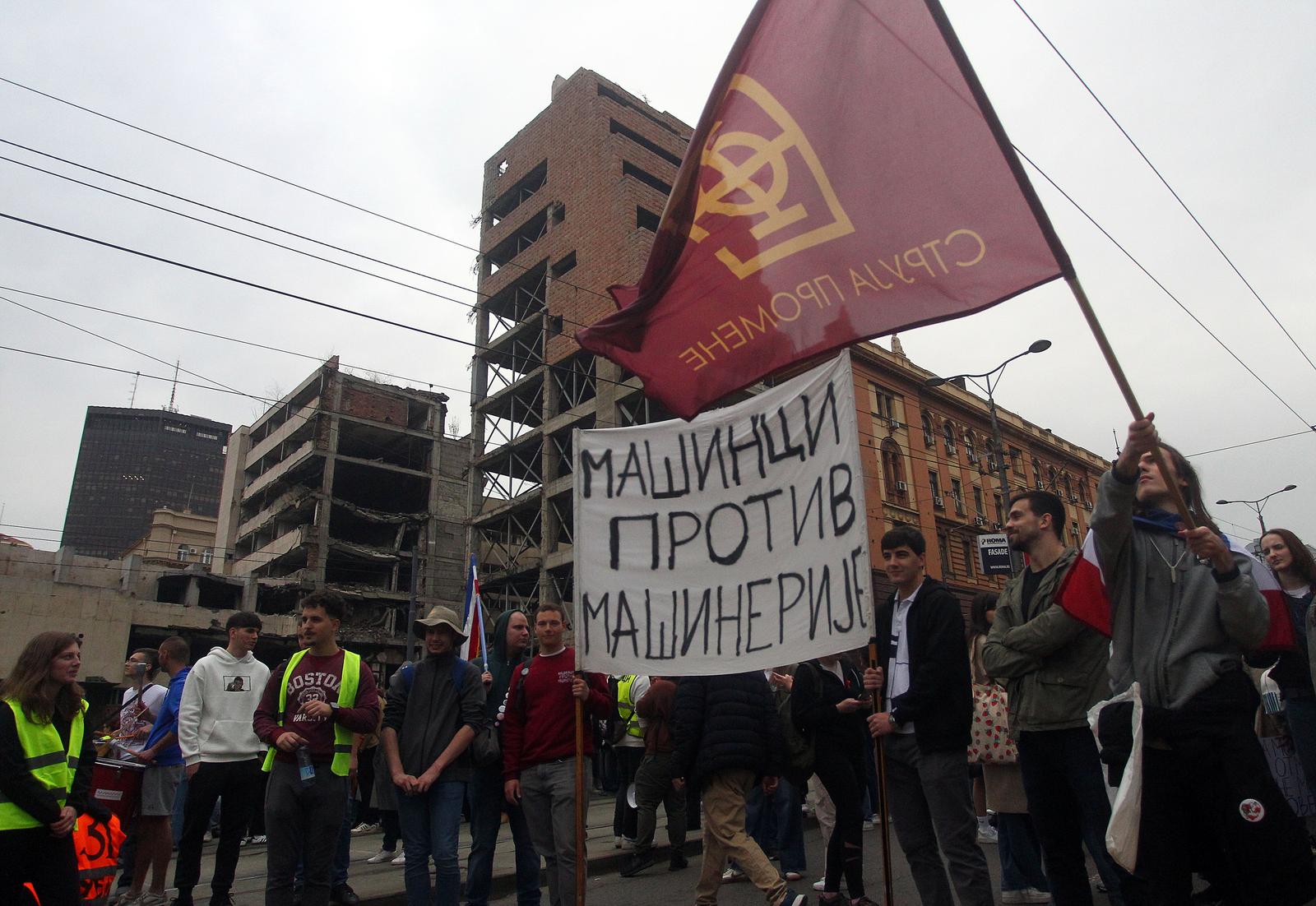 Prosvjed pred Generalštabom u Beogradu