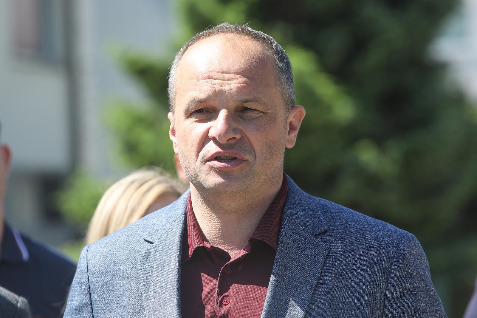 24.05.2025., Karlovac - Konferencija za medije koalicije Mozemo, SDP i SU na kojoj su govorili Drazenka Polovic, saborska zastupnica i kandidatkinja za gradonacelnicu Karlovca stranke Mozemo!, Sandra Bencic, saborska zastupnica i koordinatorica stranke Mozemo! i Sinisa Hajdas-Doncic, saborski zastupnik i predsjednik stranke SDP.  Photo: Kristina Stedul Fabac/PIXSELL