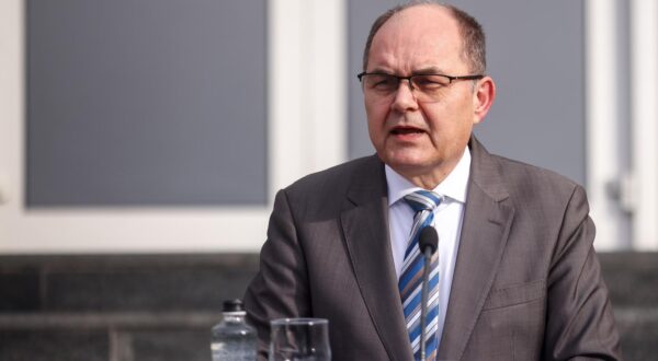 25.02.2025., Sarajevo, Bosna i Hercegovina - Visoki predstavnik u BiH Christian Schmidt odrzao je izvanrednu konferenciju za medije uoci presude Miloradu Dodiku. Photo: Armin Durgut/PIXSELL