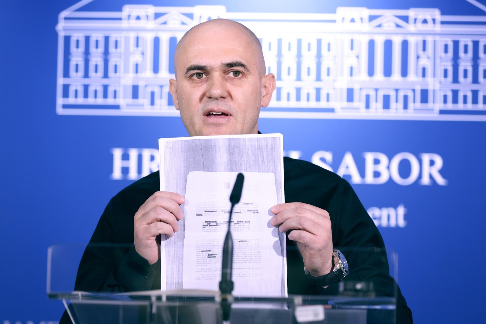 25.03.2025., Zagreb - Na konferenciji za medije odrzanoj u Saboru o Mariju Radicu govorio je zastupnik Domovinskog pokreta Josip Dabro. Photo: Patrik Macek/PIXSELL
