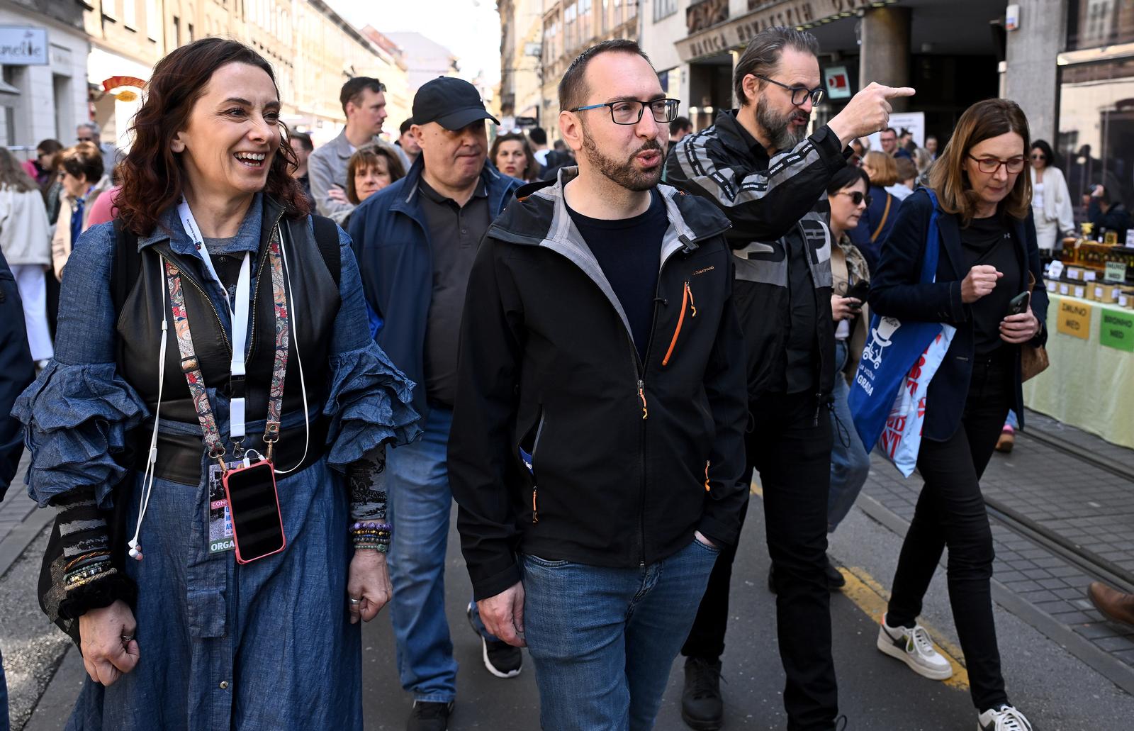 27.04.2025., Zagreb - Gradonacelnik Grada Zagreba, Tomislav Tomasevic, razgledao jos jedno izdanje kulturne manifestacije Projekt Ilica Q'ART, koja se ove godine odrcava pod nazivom CONNECT IN DANCE.  Photo: Marko Lukunic/PIXSELL