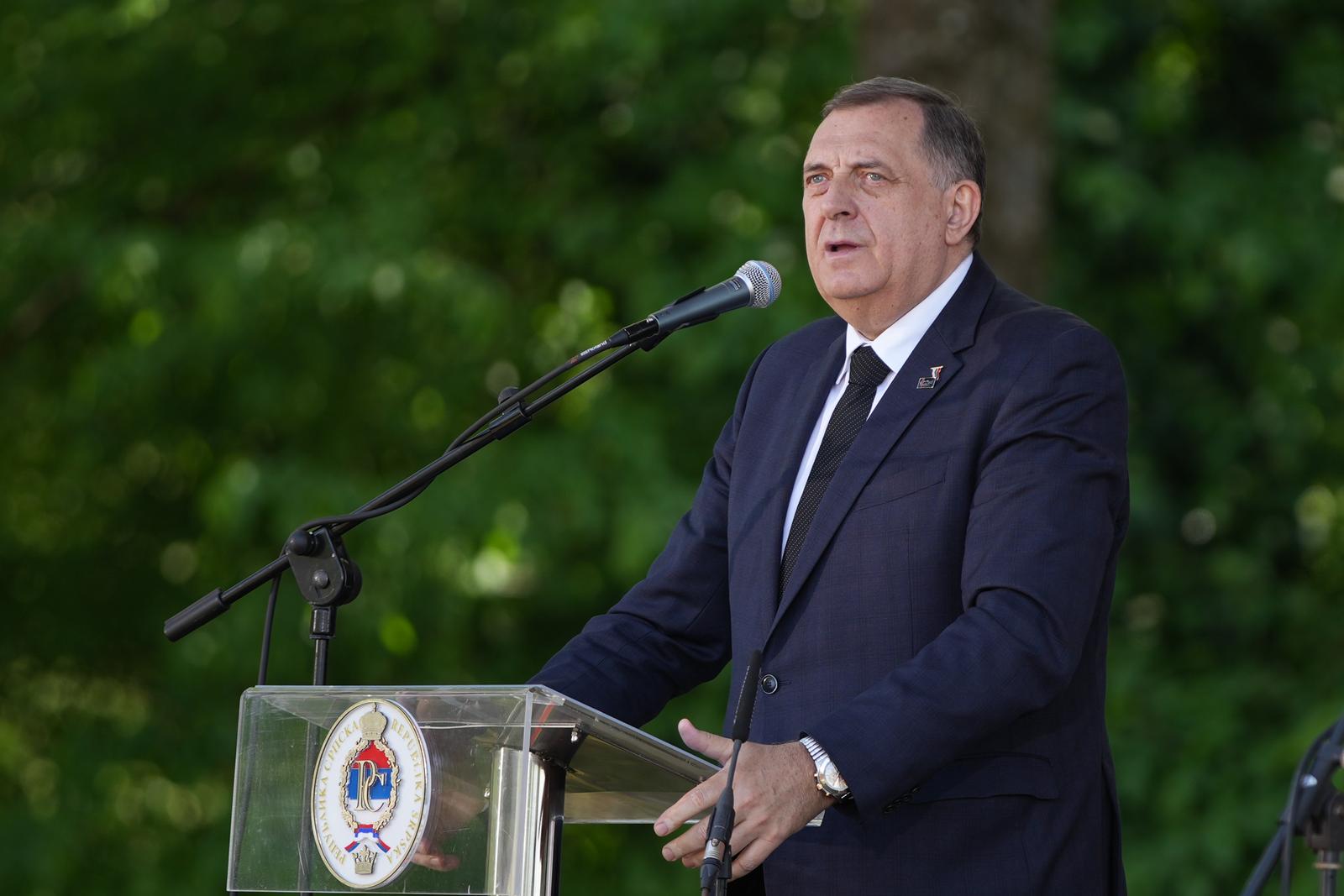 27.04.2025., Spomen-podrucje Donja Gradina, Kozarska Dubica (BiH) - U memorijalnom kompleksu Donja Gradina obiljezava se "Dan sjecanja na zrtve genocida nad Srbima, Jevrejima i Romima u Nezavisnoj Držzvi Hrvatskoj i 80 godina od proboja logorasa iz koncentracionog logora Jasenovac”. Obiljezavanju prisustvuju predsdjednik Srbije Aleksandar Vucic, predsjednik RS Milorad Dodik, predsjednik NSRS Nenad Stevandic, premijer RS Radovan Viskovic,  kao i mnoge visoke zvanice iz RS, Srbije, regiona i svijeta.  Photo: Dejan Rakita/PIXSELL