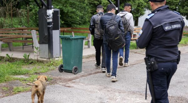 27.05.2025., Sarajevo, Bosna i Hercegovina - Migrantski kamp u Blazuju pokraj Sarajeva u kojem je u sinocnjem obracunu povrijedjeno 6 migranata. Photo: Armin Durgut/PIXSELL