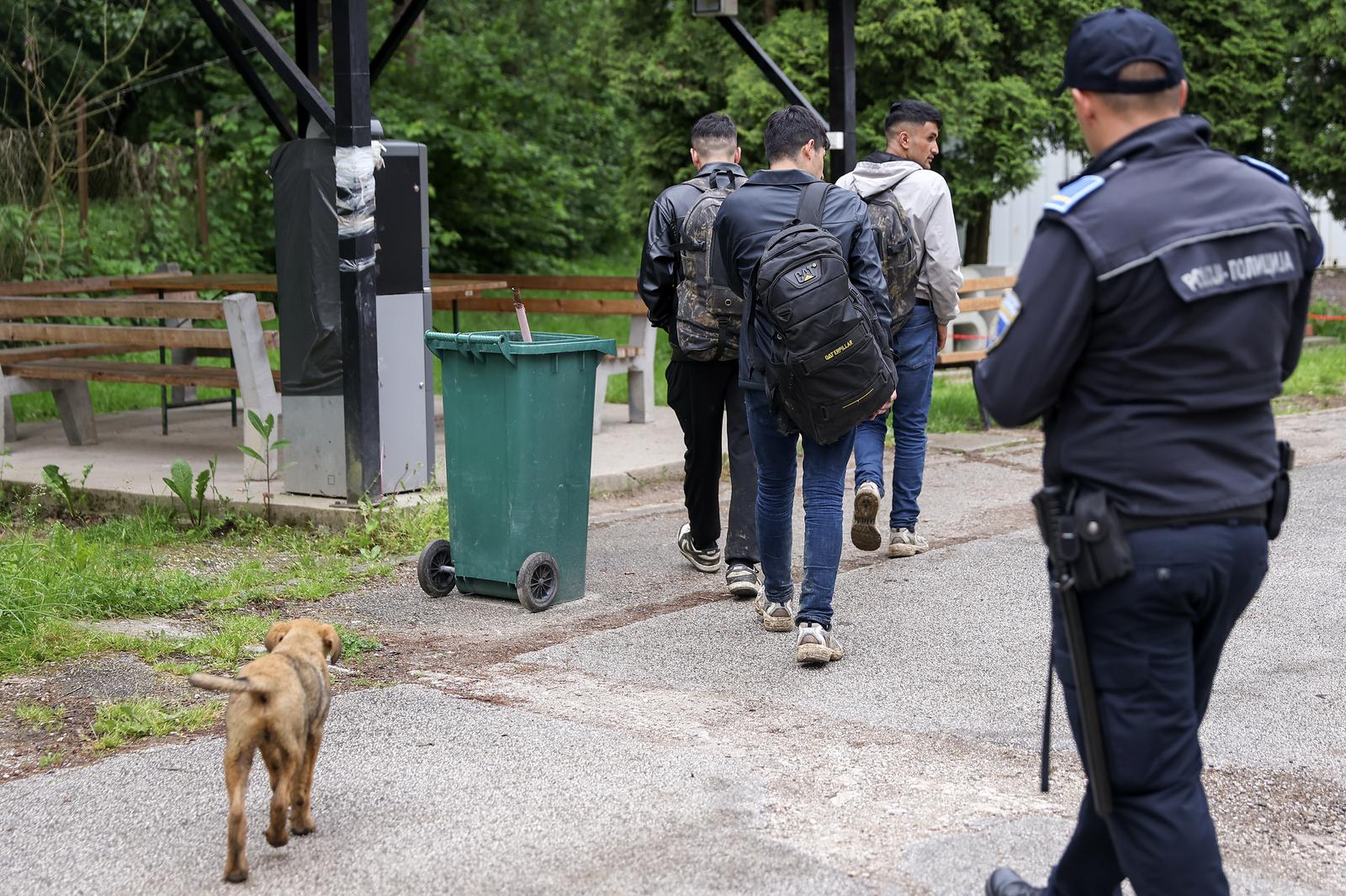 27.05.2025., Sarajevo, Bosna i Hercegovina - Migrantski kamp u Blazuju pokraj Sarajeva u kojem je u sinocnjem obracunu povrijedjeno 6 migranata. Photo: Armin Durgut/PIXSELL