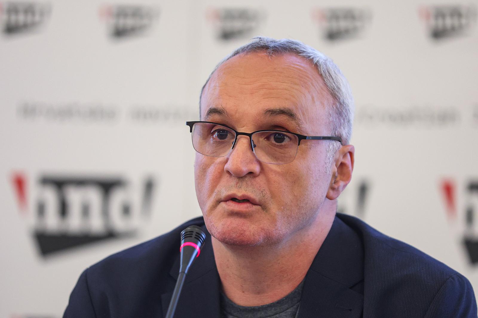 28.04.2025., Zagreb - U Hrvatskom novinarskom domu odrzana je konferencija za medije na kojoj su upozorili javnost na diskriminatoran karakter odluke Savjeta za nacionalne manjine Vlade RH koji je, na sjednici odrzanoj 24. travnja, tjedniku Novosti srezao sredstva za cak 35 posto u odnosu na prethodne godine, provodeci tako politicku cenzuru temeljem predizbornih obecanja HDZ-ovog koalicijskog partnera, Domovinskog pokreta. Hrvoje Zovko Photo: Goran Stanzl/PIXSELL