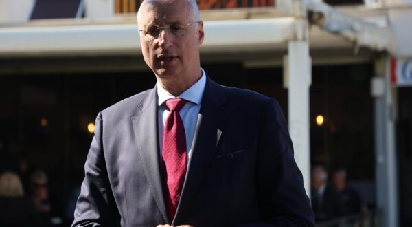 29.04.2025., Split - Predstavnici stranke Centar i predstavnici Kandidata bez kompromisa predali potpise za kandidaturu Ivice Puljka za gradonacelnika Splita te listu za Gradsko vijece za nadolazece lokalne izbore. gradonacelnik Splita Ivica Puljak Photo: Ivana Ivanovic/PIXSELL