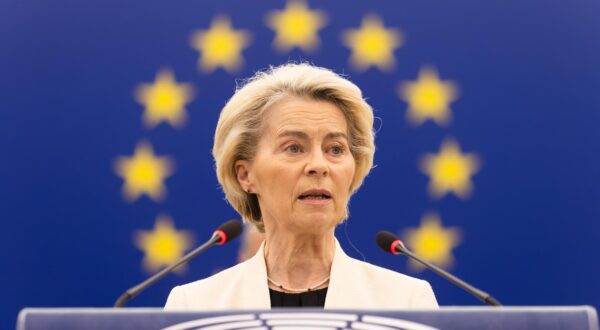 07 May 2025, France, Straßburg: Ursula von der Leyen (CDU), President of the European Commission, stands in the European Parliament building and speaks. The agenda includes a debate on the situation in Ukraine, including with EU Commission President von der Leyen. A ceremony to commemorate the end of the Second World War is planned for around midday. Photo: Philipp von Ditfurth/dpa Photo: Philipp von Ditfurth/DPA