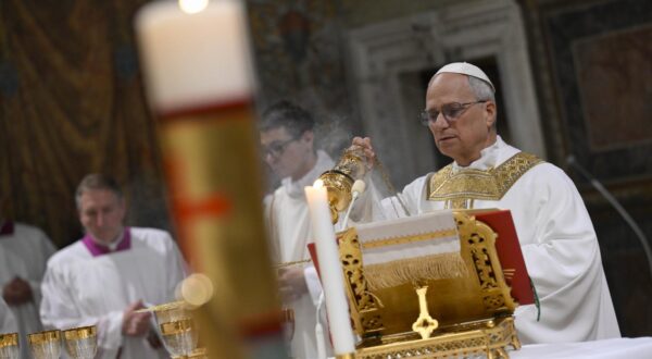 **NO LIBRI** Italy, Rome, Vatican, 2025/5/9.Pope Leo XIV celebrates Holy Mass pro Ecclesia with Cardinals in the Sistine Chapel at the Vatican . Photograph by VATICAN MEDIA  / Catholic Press Photo Photo: VATICAN MEDIA / ipa-agency.net/IPA