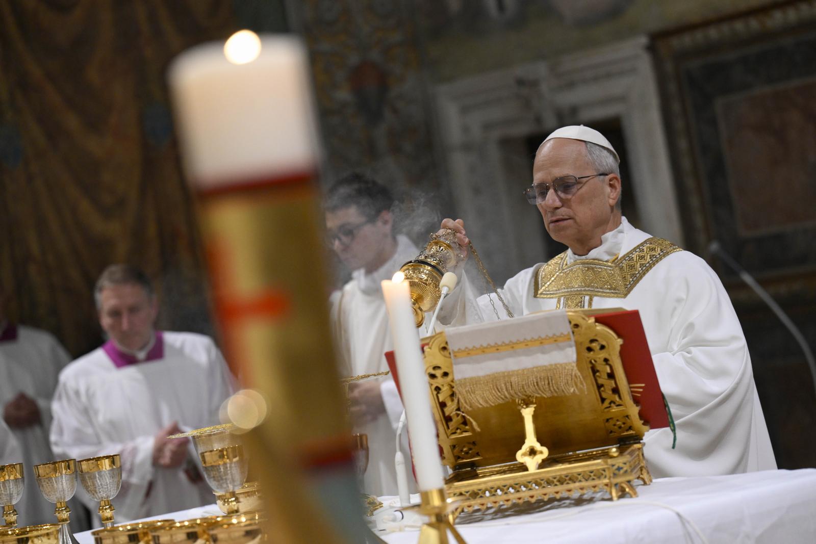 **NO LIBRI** Italy, Rome, Vatican, 2025/5/9.Pope Leo XIV celebrates Holy Mass pro Ecclesia with Cardinals in the Sistine Chapel at the Vatican . Photograph by VATICAN MEDIA  / Catholic Press Photo Photo: VATICAN MEDIA / ipa-agency.net/IPA