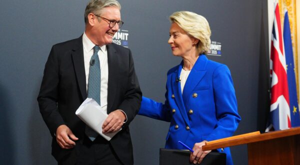 Keir Starmer i Ursula von der Leyen