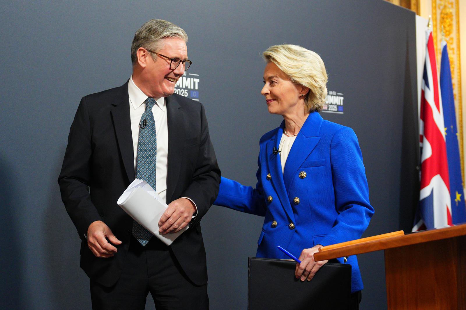 Keir Starmer i Ursula von der Leyen