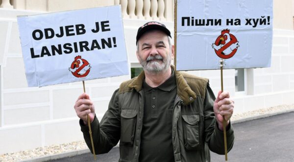 10.05.2025., Sisak - Prosvjed protiv izgradnje mega klaonice peradi i bioplinskog postrojenja tvrtke Premium Chicken Company u industrijskoj zoni Sisak Jug u Capragu. Photo: Nikola Cutuk/PIXSELL