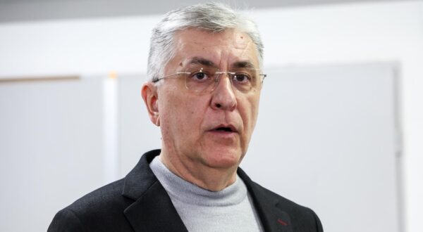 02.01.2025., Zagreb -  U tiskari Narodnih Novina pocelo je tiskanje glasackih listica za drugi krug predsjednickih izbora. Clan i glasnogovornik Drzavnog izbornog povjerenstva Slaven Hojski. Photo: Igor Kralj/PIXSELL