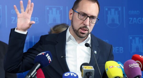 20.05.2025., Zagreb - Zgrada Gradske uprave. Gradonacelnik Grada Zagreba Tomislav Tomasevic i zamjenici gradonacelnika Danijela Dolenec i Luka Korlaet, predstavili su program za provedbu javnog natjecaja za izradu idejnog urbanisticko-arhitektonskog rjesenja za stadion Maksimir – SRC Svetice u Zagrebu. Nakon toga, gradonacelnik i njegovi zamjenici odrzali su redovnu konferenciju za medije. Photo: Sanjin Strukic/PIXSELL