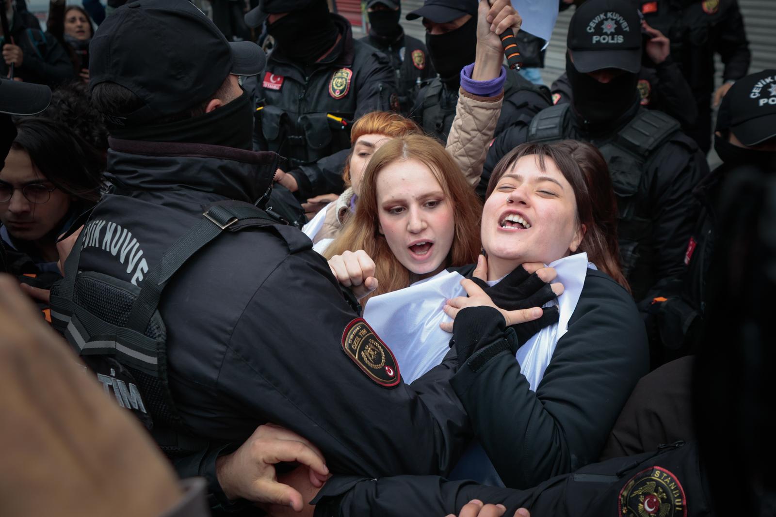 Riot police scuffle with demonstrators during the protest. Protesters attempted to defy a ban and marched on Taksim Square to celebrate May Day in Istanbul, Turkey. (Photo by Osman Sadi Temizel / SOPA Images/Sipa USA) Photo: SOPA Images/SIPA USA