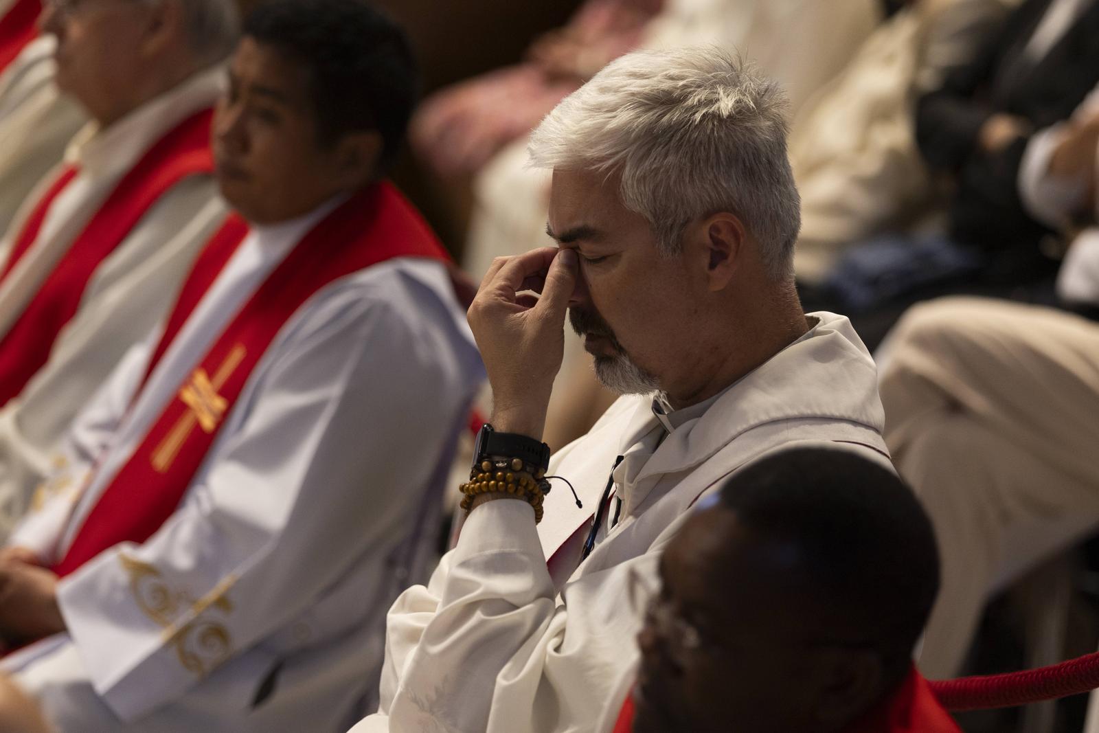 Mourning mass for late Pope Francis in St. Peter s Basilica Priests pray during a mourning mass for the Pope Francis, at the St Peters Basilica in the Vatican in Rome, Italy on May 03, 2025. The Vatican announced on the 21 of April the death of Pope Francis at the age of 88 at his residence in the Vatican s Casa Santa Marta. The conclave with gathers a College of Cardinals is due to start meeting on the 07 of May to elect the new Pope. Vatican City Vatican City Copyright: xMatrixxImagesx/xAndrexPainx Photo: IMAGO/Matrix Images / Andre Pain/IMAGOSTOCK&PEOPLE
