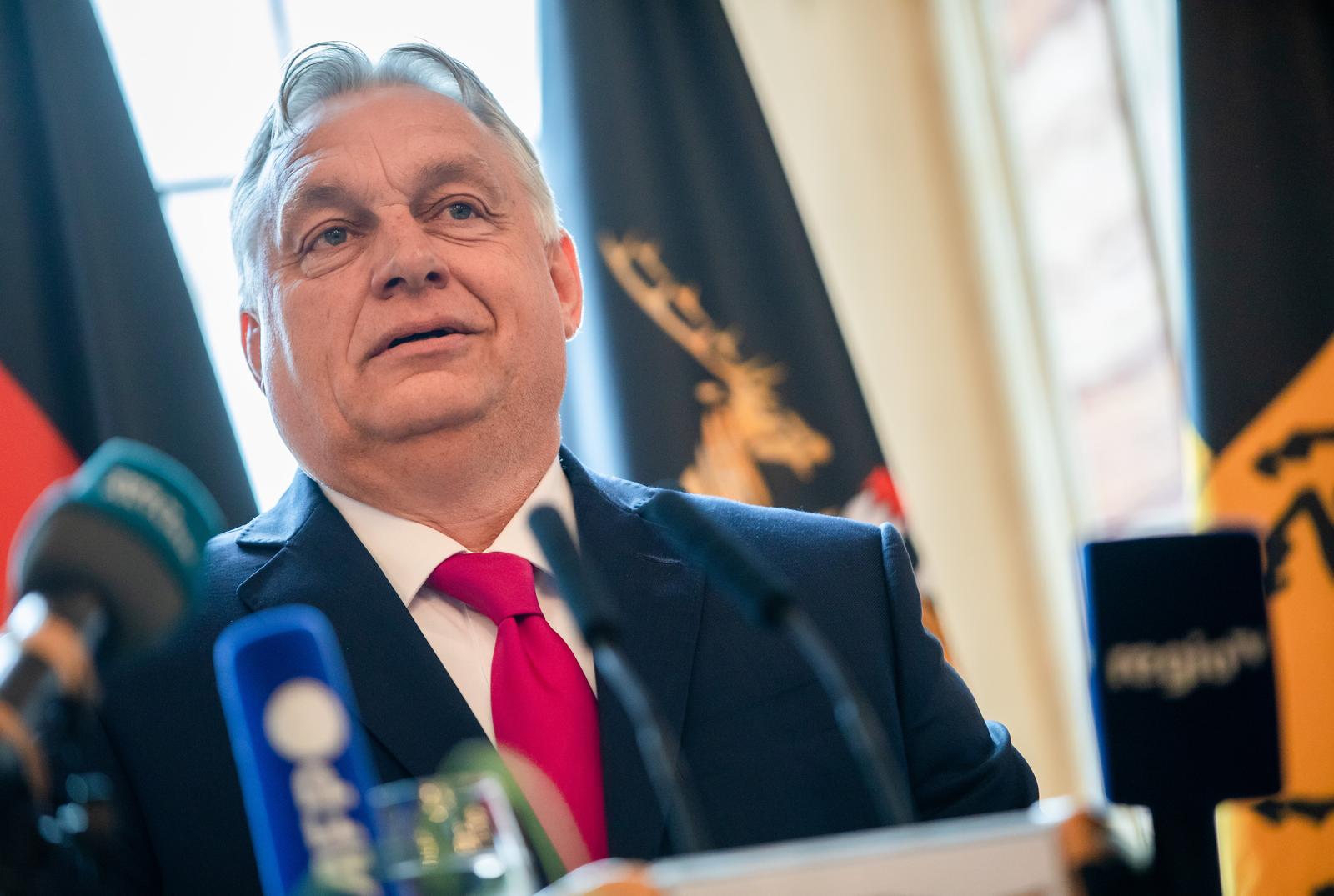 19 June 2024, Baden-Württemberg, Stuttgart: Soccer, European Championships, politics: Viktor Orban, Prime Minister of Hungary, gives a welcoming speech in the New Palace. Photo: Christoph Schmidt/dpa Photo: Christoph Schmidt/DPA