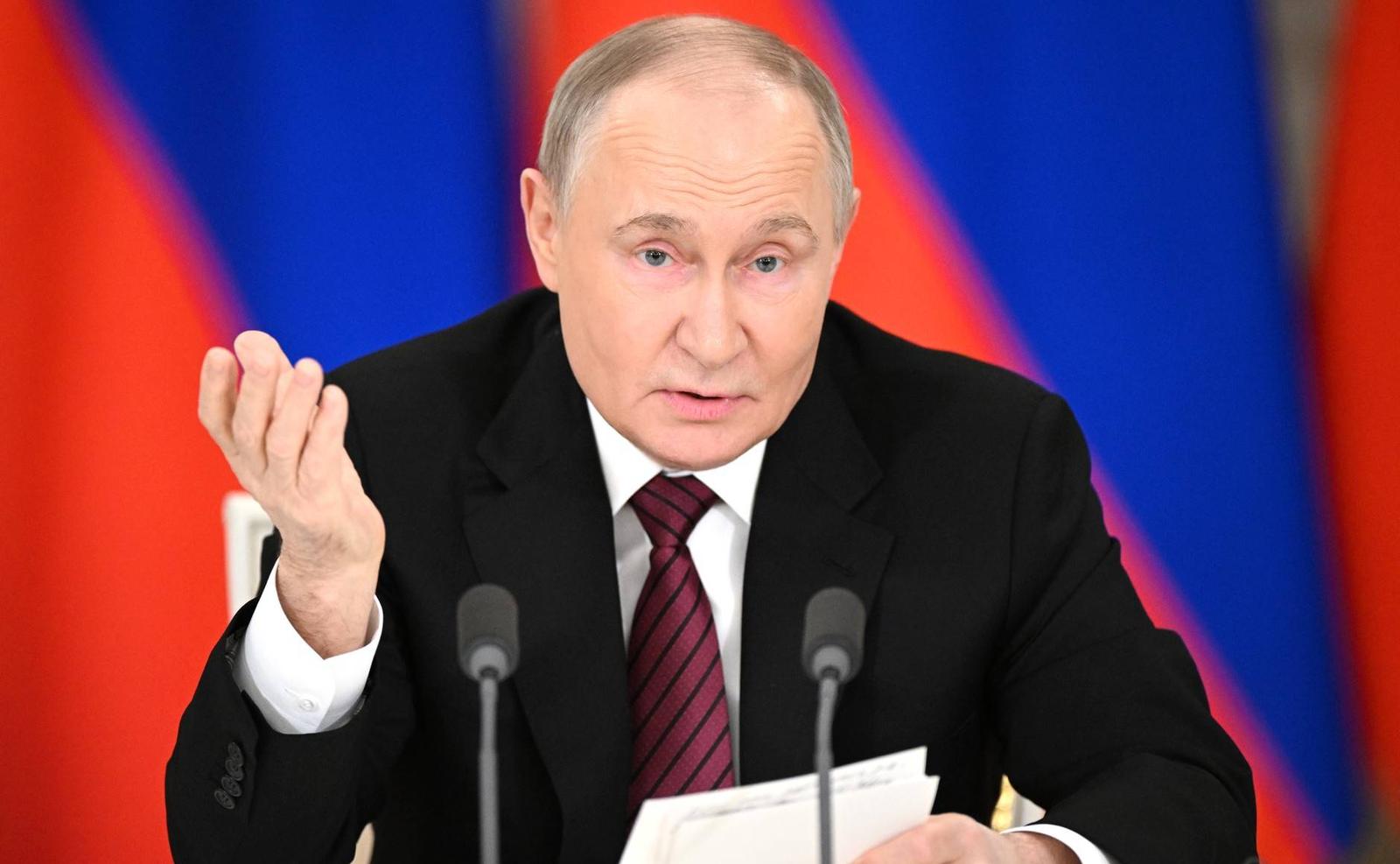Russian President Vladimir Putin delivers a press statement at the conclusion of Victory Day celebrations Russian President Vladimir Putin delivers a press statement at the conclusion of Victory Day celebrations, on May 11, 2025. Photo by President of Russia Office apaimages. Russia Russia Russian Federation 110525_RUSSIA_RMO_013 Copyright: xapaimagesxPresidentxofxRussiaxOfficexxapaimagesx Photo: IMAGO/President of Russia Office  apaimages/IMAGOSTOCK&PEOPLE
