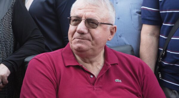 06.05.2018., Jarak - Vojislav Seselj sa svojim radikalima stigao je nadomak Hrtkovaca gdje je trebao biti odrzan skup povodom 26. obljetnice mitinga nakon kojeg su pokrenuta prisilna iseljavanja Hrvata iz Vojvodine. Nakon sto mu je policija zabranila ulaz u Hrtkovce, Seselj je odrzao govor u selu Jarak. Photo: Dubravka Petric/PIXSELL