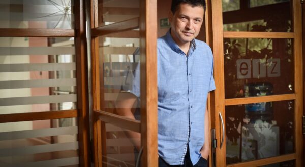 23.08.2024., Zagreb - Zoran Aralica, predstojnik Odjela za inovacije, poslovnu ekonomiju i ekonomske sektore Ekonomskog instituta u Zagrebu. 

Photo Sasa ZinajaNFoto
