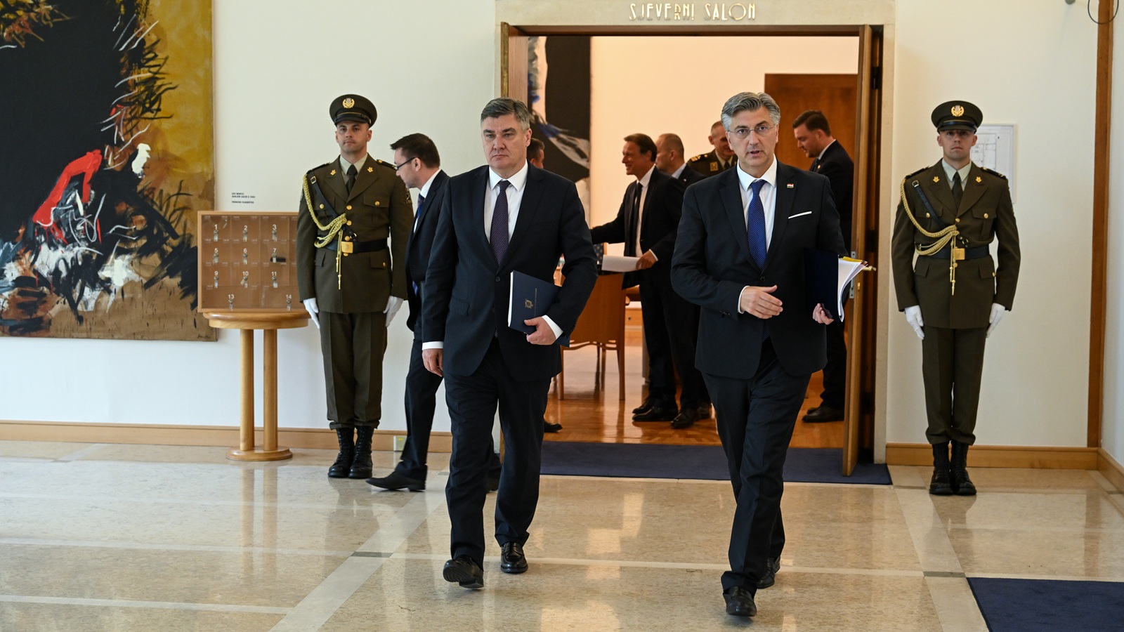 Zagreb, 23.05.2025. - Na sjednici Vijeca za obranu održanoj u petak u Uredu predsjednika Republike Zorana Milanovica razmotreni su strateški dokumenti iz podrucja obrane te su prihvaceni nacrt Strategije obrane RH, kao i nacrt Dugorocnog plana razvoja Oružanih snaga RH za razdoblje od 2025. do 2036. foto HINA/ Ured predsjednika Republike Hrvatske / Filip Glas/ tm