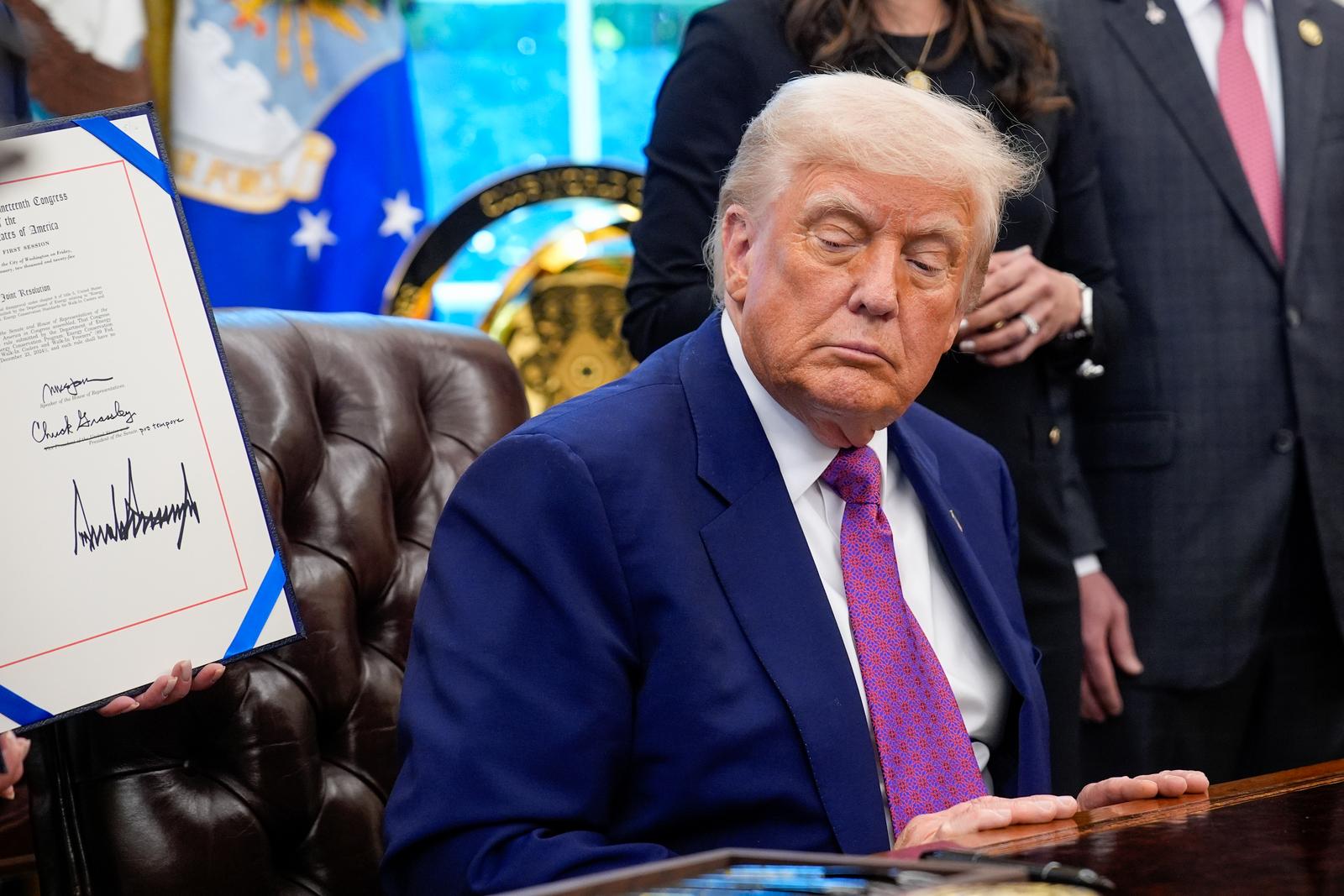 US President Donald Trump signs executive orders and speaks to reporters in the Oval Office of the White House in Washington, D.C., USA on May 9, 2025. Photo by Yuri Gripas/Pool/Sipa USA  Photo: Sipa USA/SIPA USA