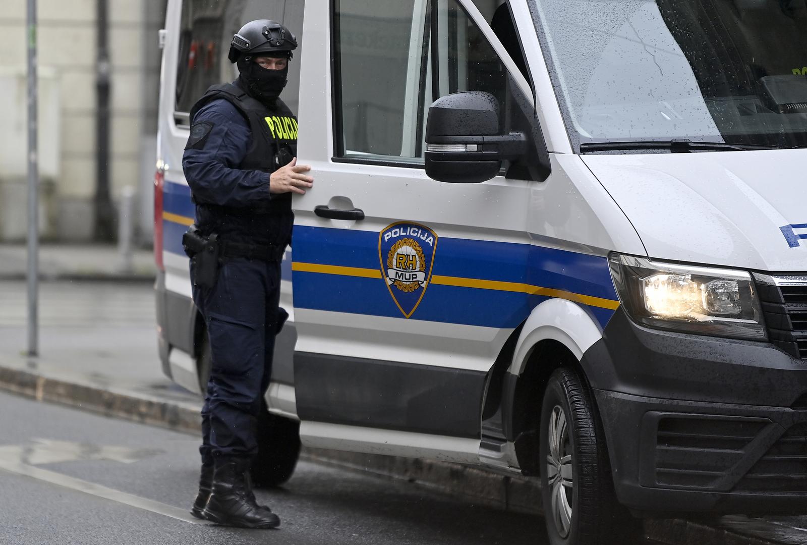 23.05.2025., Zagrev - Policija ispred Zupanijskog suda gdje je doveden Viktor Milakovic zvani Putin osimnjicen za postavljanje eksplozivne naprave ispred stana Tomislava Sucica na Lanistu 2020. godine. Photo: Igor Soban/PIXSELL