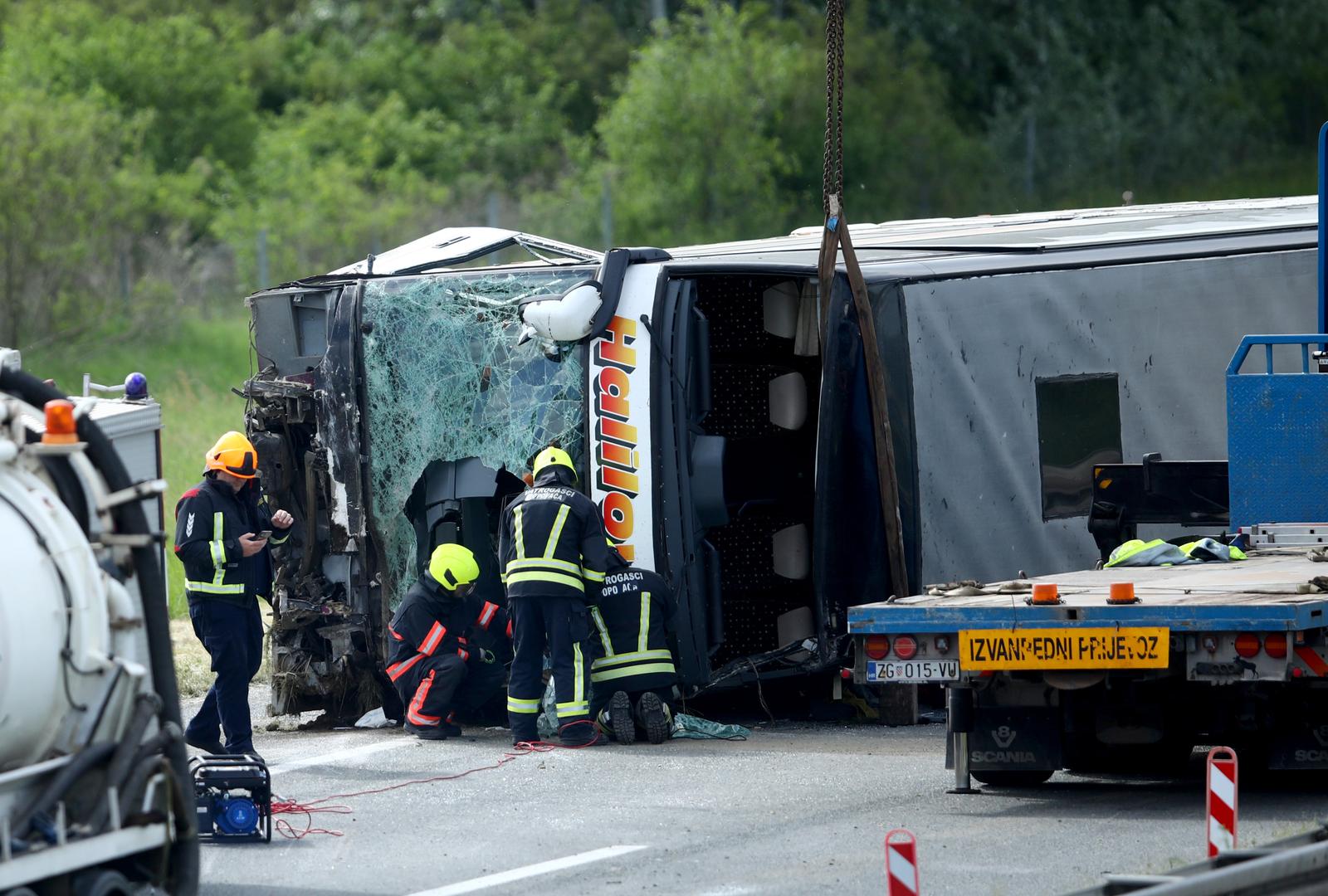 04.05.2025., Popovaca - Prometna nesrece u kojoj je sudjelovao autobus i osobni automobil. U nesreci su dvije osobe poginule te ih je nekoliko ozlijedjeno. Photo: Emica Elvedji/PIXSELL