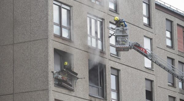 28.05.2025., Zagreb - Vatrogasci gase Pozar u stanu na adresi Drage Gervaisa 3.

 Photo: Davor Puklavec/PIXSELL