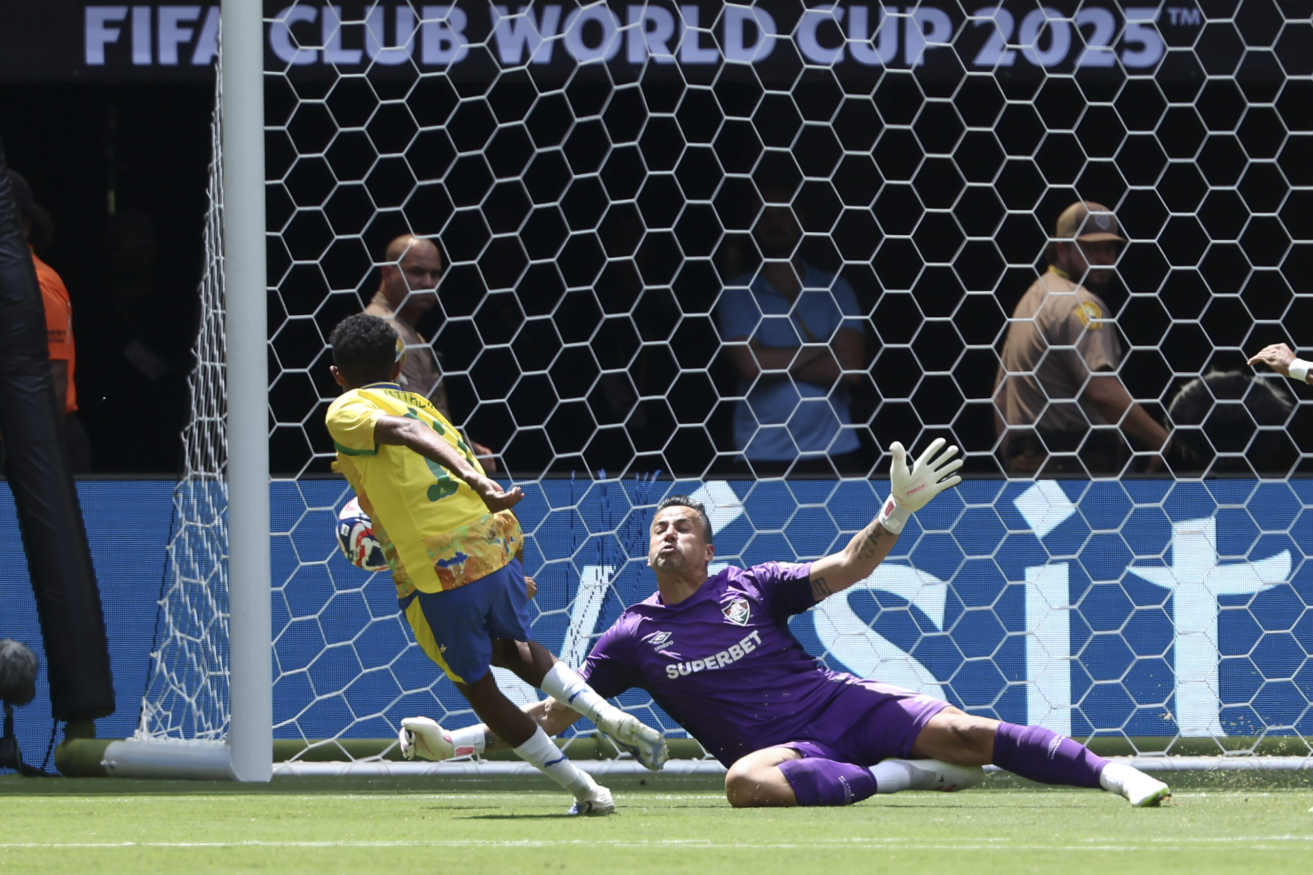 MIAMI GARDENS, FL - JUNE 25: Fluminense FC Goalkeeper Fabio (1) makes as ave in the first half during the match between the Mamelodi Sundowns FC and Fluminense FC on Wednesday, June 25, 2025 at Hard Rock Stadium in Miami Gardens, FL (Photo by Peter Joneleit/Icon Sportswire) (Icon Sportswire via AP Images)