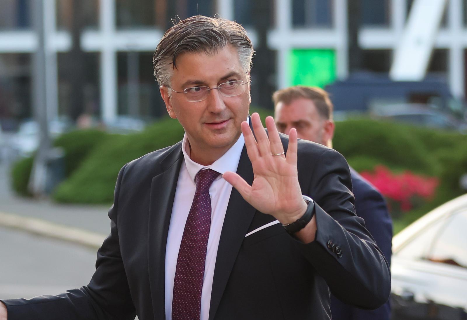 30.05.2025., Zagreb - Dolazak uzvanika u HRvatsko narodno kazaliste na svecani koncert povodom obiljezavanja Dan drzavnosti. predsjednik Vlade RH Andrej Plenkovic Photo: Sanjin Strukic/PIXSELL