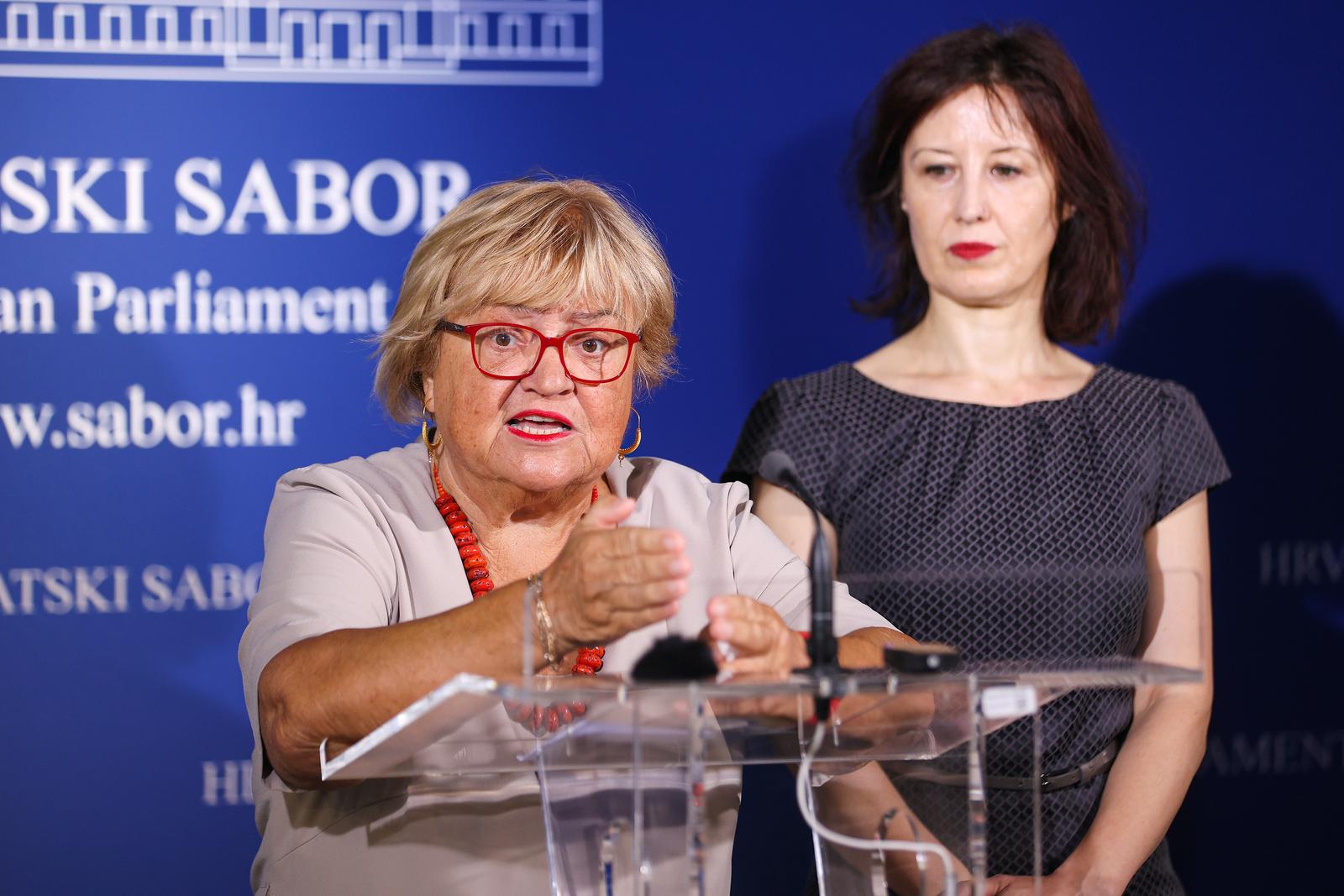 25.06.2025., Zagreb - Zastupnice Anka Mrak-Taritas, Dalija Oreskovic i predsjednik GLAS-a Stanko Boric odrzali su konferenciju za medije s temom prijedlog izmjena zakona kojima bi se ukinuo porez na dohodak na mirovine. Photo: Luka Stanzl/PIXSELL