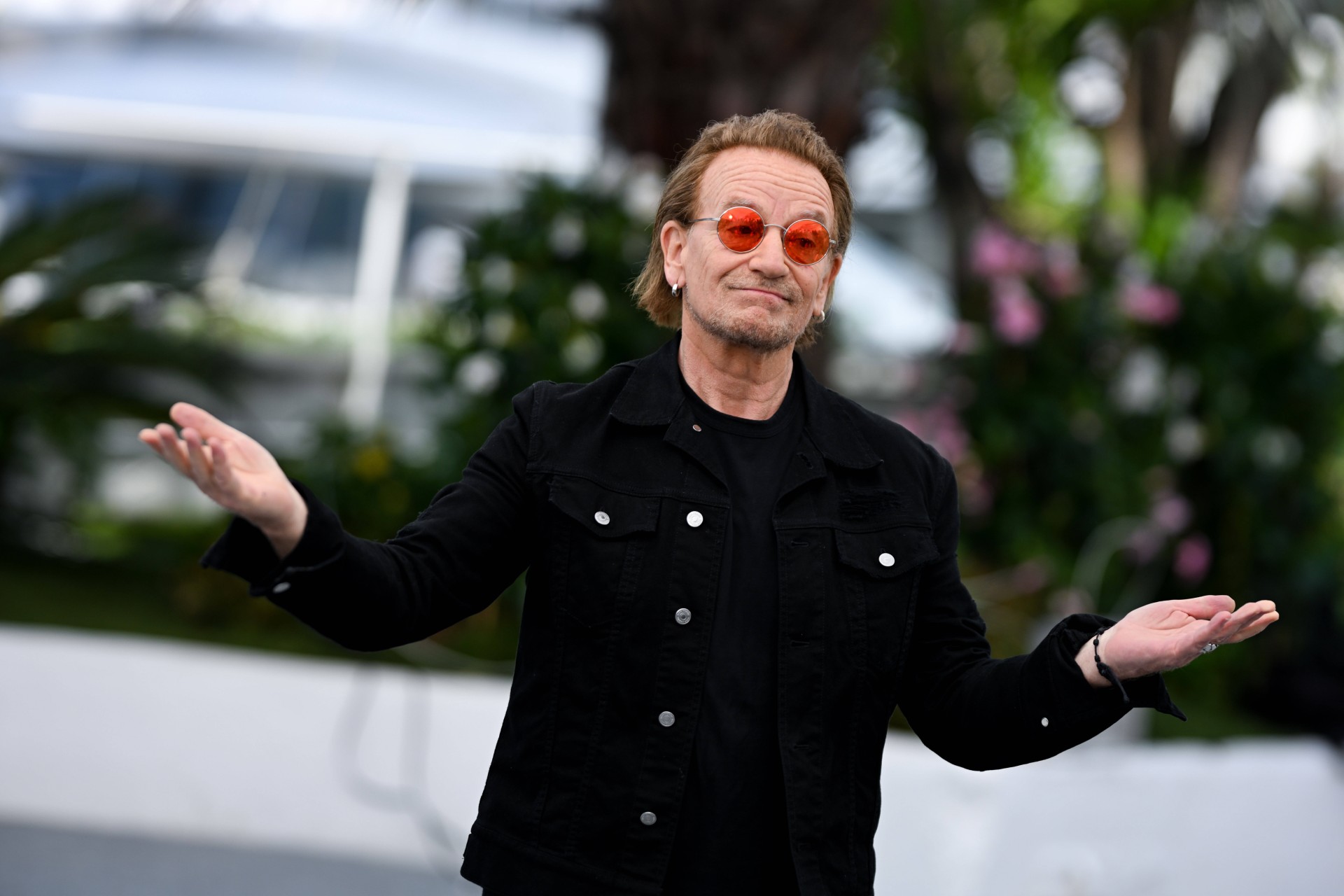 78eme Festival International du Film de Cannes Photocall with cast of Bono stories of surrender 78th International Cannes Film Festival Photocall with cast of Bono stories of surrender movie Festival de Cannes 2025 Photocall Bono Bono 444500 2025 05 17 Cannes France Hewson, Paul Bono U2 Copyright: xLionelxGuericolas STAR_444500_098
