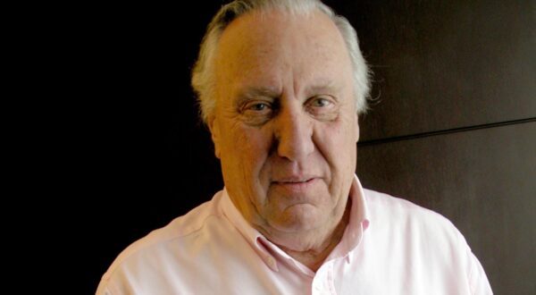 FILED - 30 October 2010, Great Britain, London: Frederick Forsyth. photographed in London. The British writer Frederick Forsyth is dead. The author of thrillers such as "The Jackal" and "The Odessa File" died at the age of 86, his agency announced according to the British news agency PA. Photo: Britta Gürke/dpa Photo: Britta Gürke/DPA